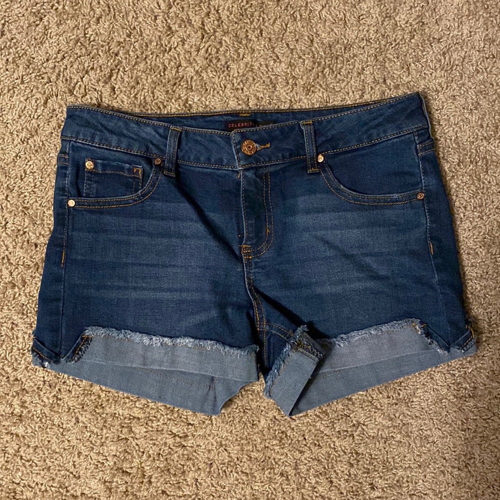 Celebrity pink jean shorts size 7